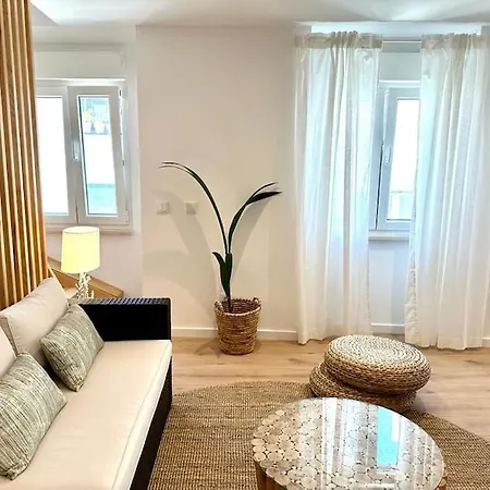 Duplex 2 Min From The