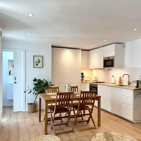 Apartment Duplex 2 Min From The *