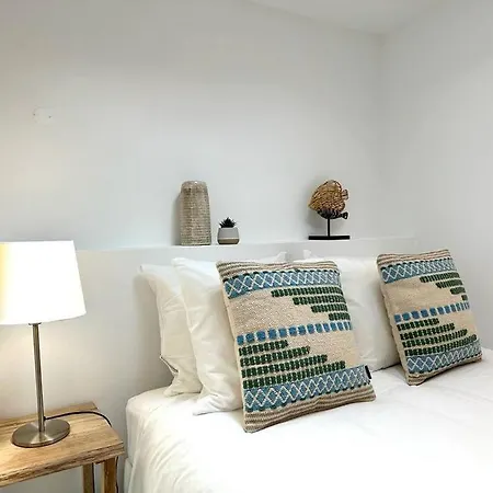 Duplex 2 Min From The